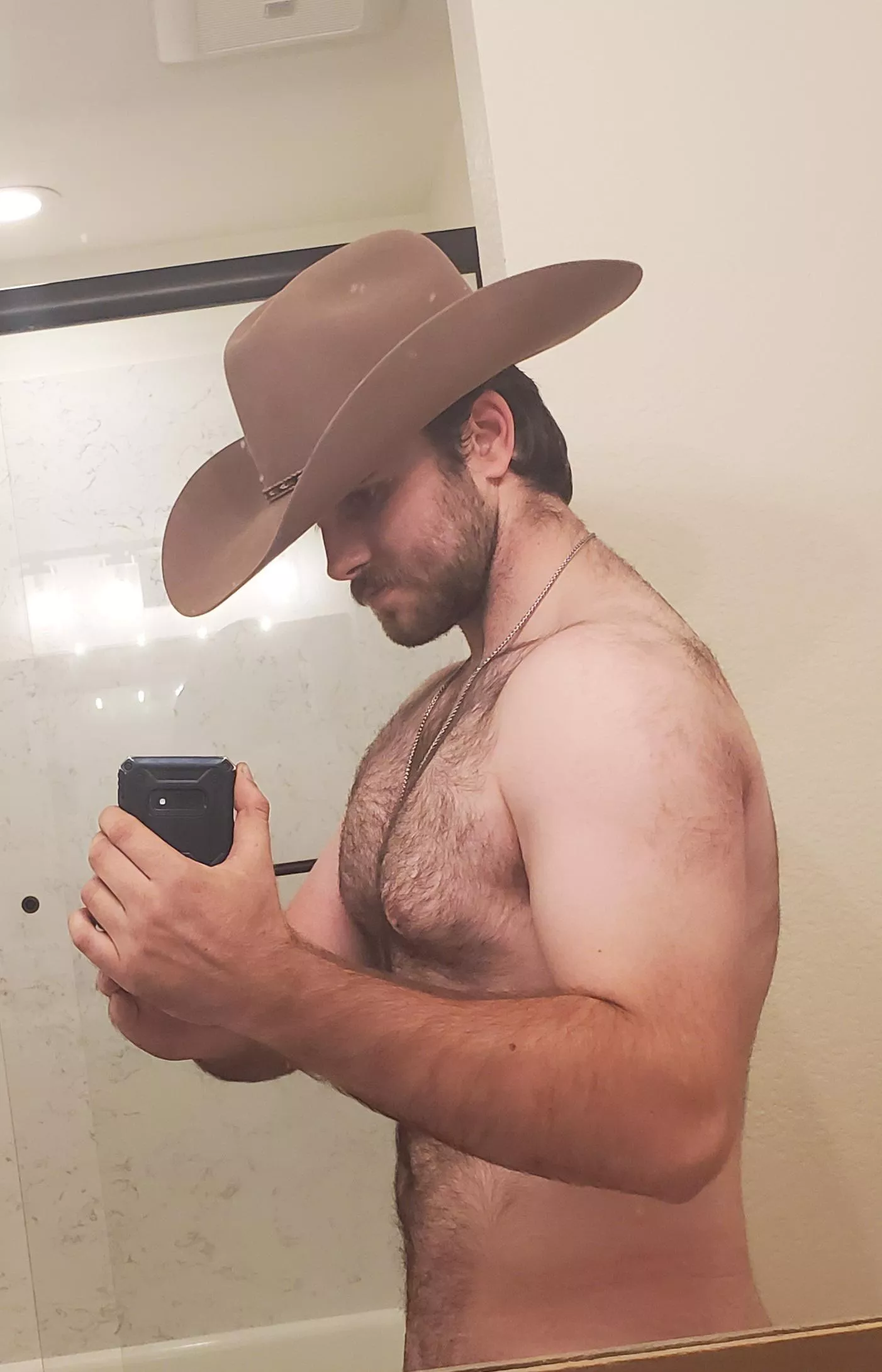 There's some horses that need savin' ladies There's some horses that need savin' ladies