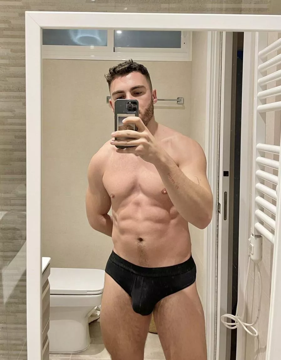 These are kinda tight😳