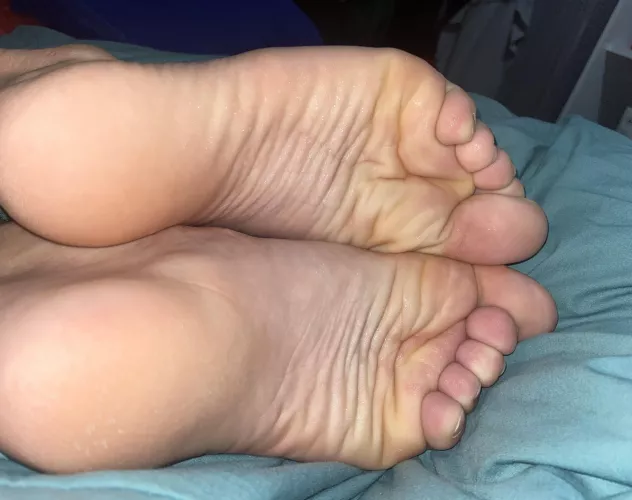 they are out of the blanket, what u gonna do? 😈😋 make sure to be very naughty 😏 dms open