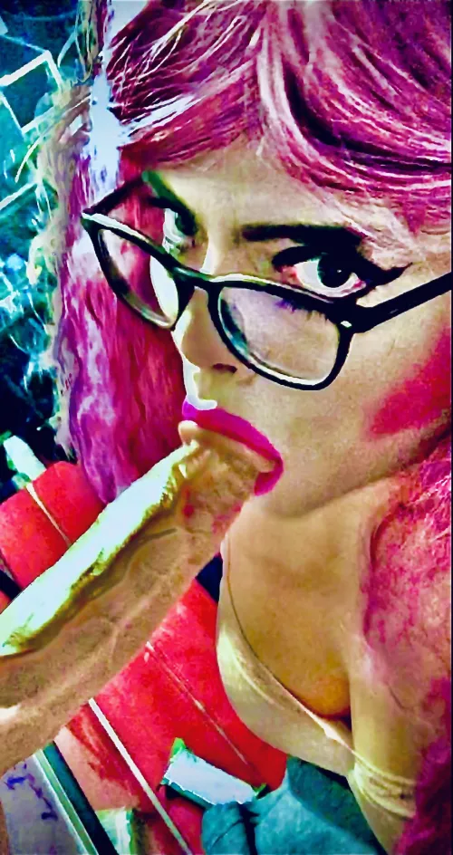 π They say eye contact is key to a good blowjob. Is that true?