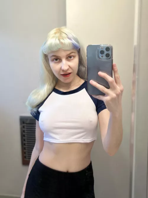 They’re so small but zoom in: I promise they’re looking back at u ;)