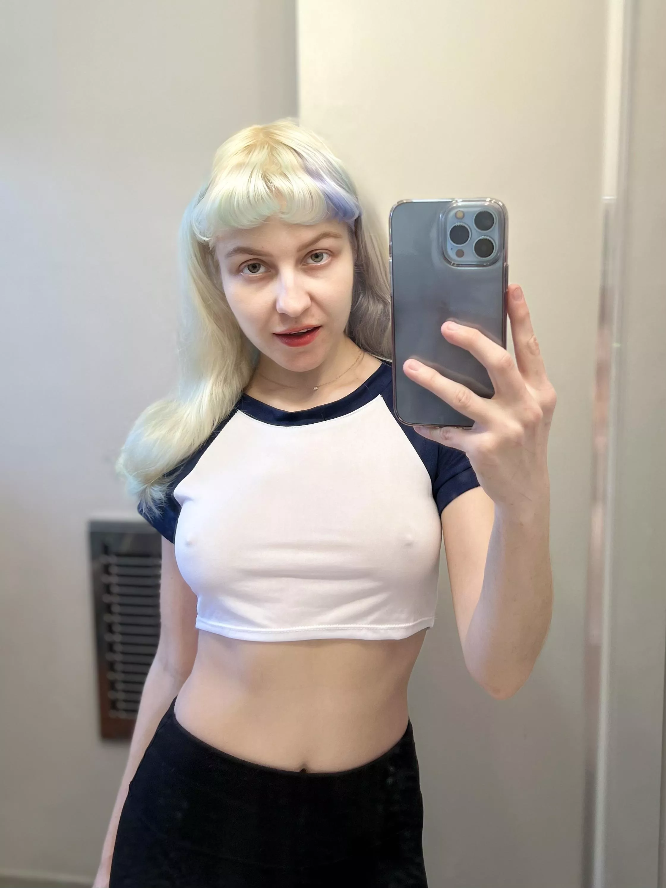 They’re so small but zoom in: I promise they’re looking back at u ;)