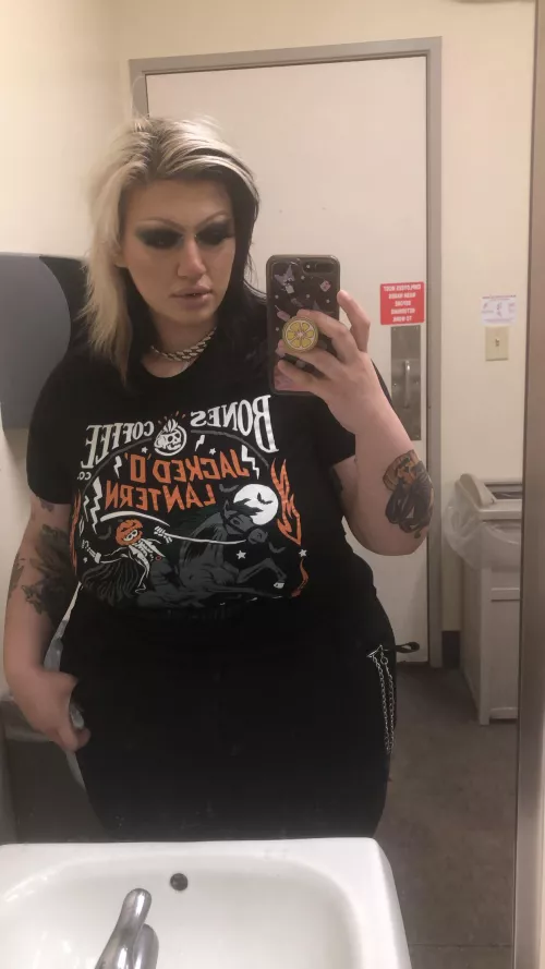 Thicccest person in this gas station