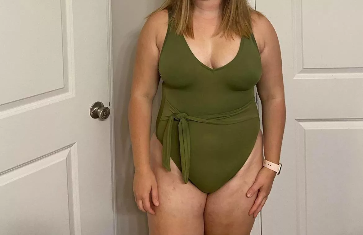 Thick thighs and bouncy tits. She deserves a bigger, more experienced cock. Thick thighs and bouncy tits. She deserves a bigger, more experienced cock.