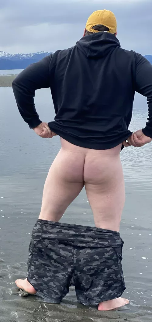 Thick thighs with a view. Dm for more 😉