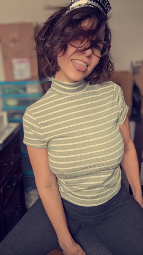 Think I'll get to take bralessness to a party one of these new years? 😷