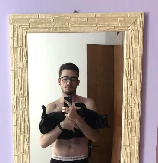 Thinking about rocking this crop top on my next family reunion. Thoughts? Thinking about rocking this crop top on my next family reunion. Thoughts?