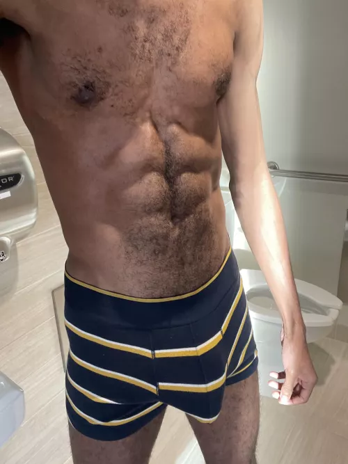 Thinking about rubbing one out at work 🤔