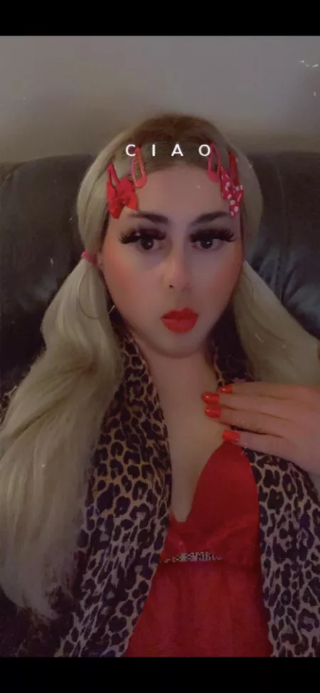 Thinking about sending this to my mom and being like “heyyy did you know your baby boy is actually a feminine lil sissy?! 🎀” lol maybe she’ll be proud!! 💁🏼♀️