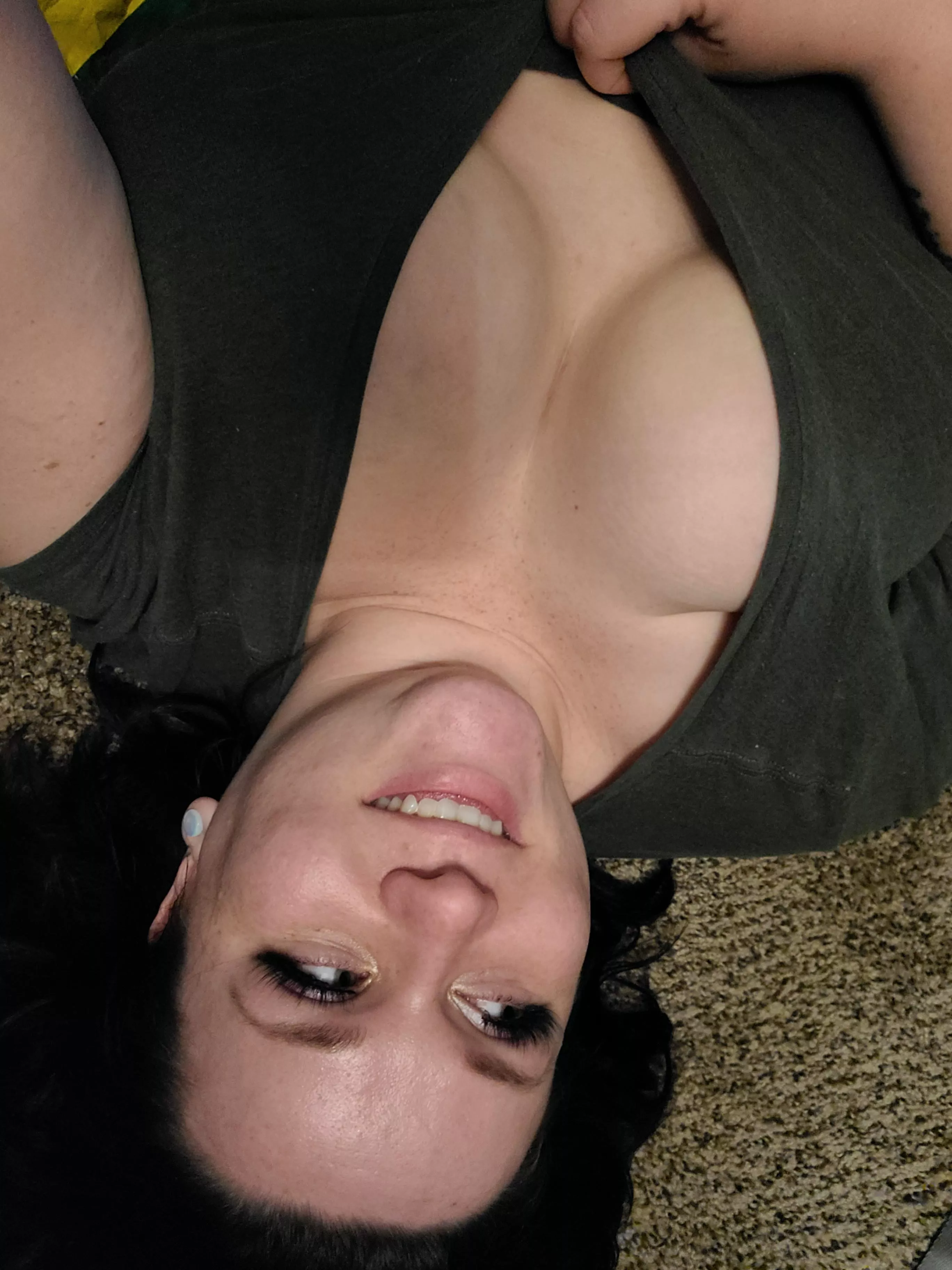 thinking about you sucking my nipples 😇