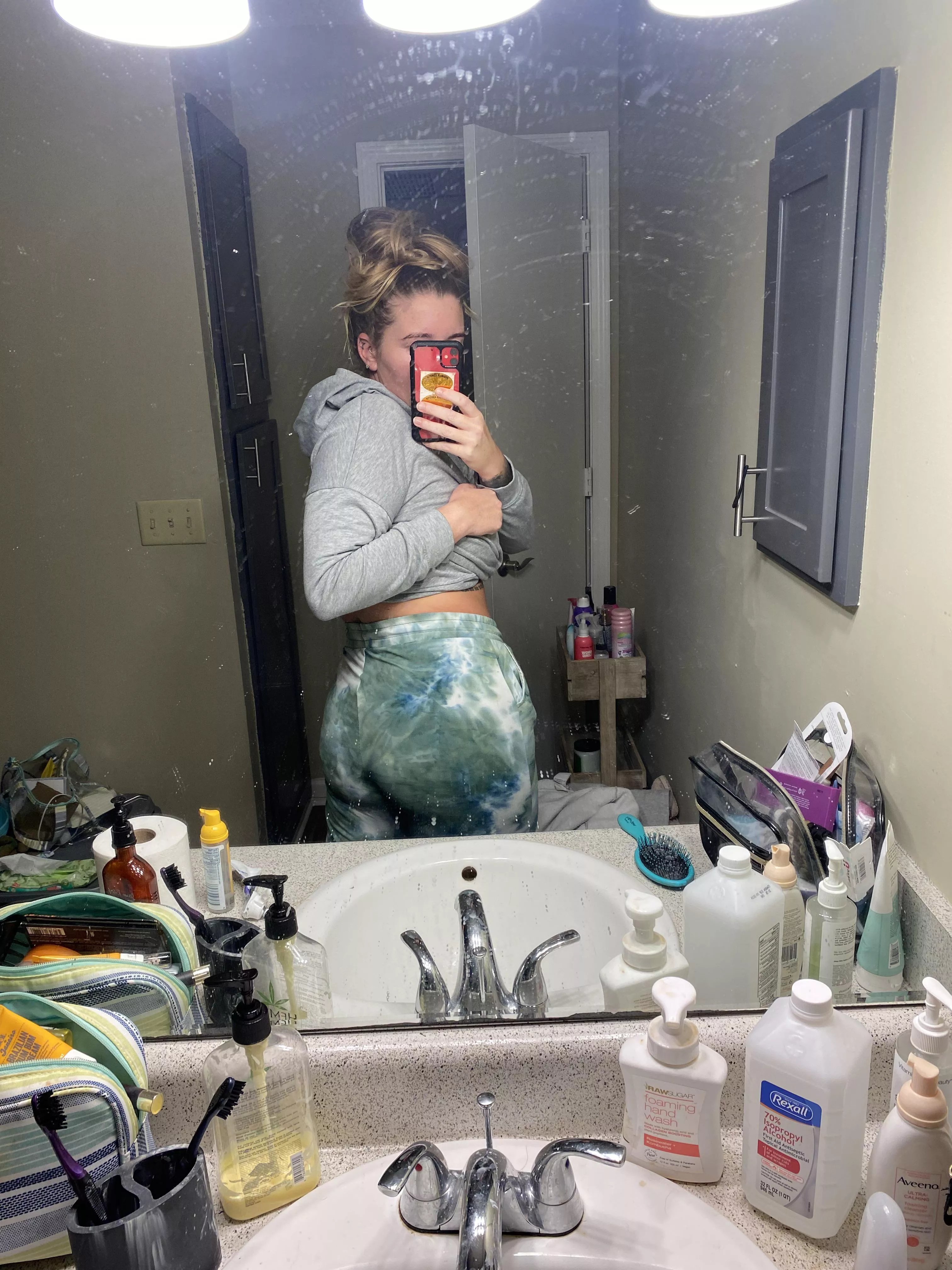 This ass needs a pounding daddy 🥺