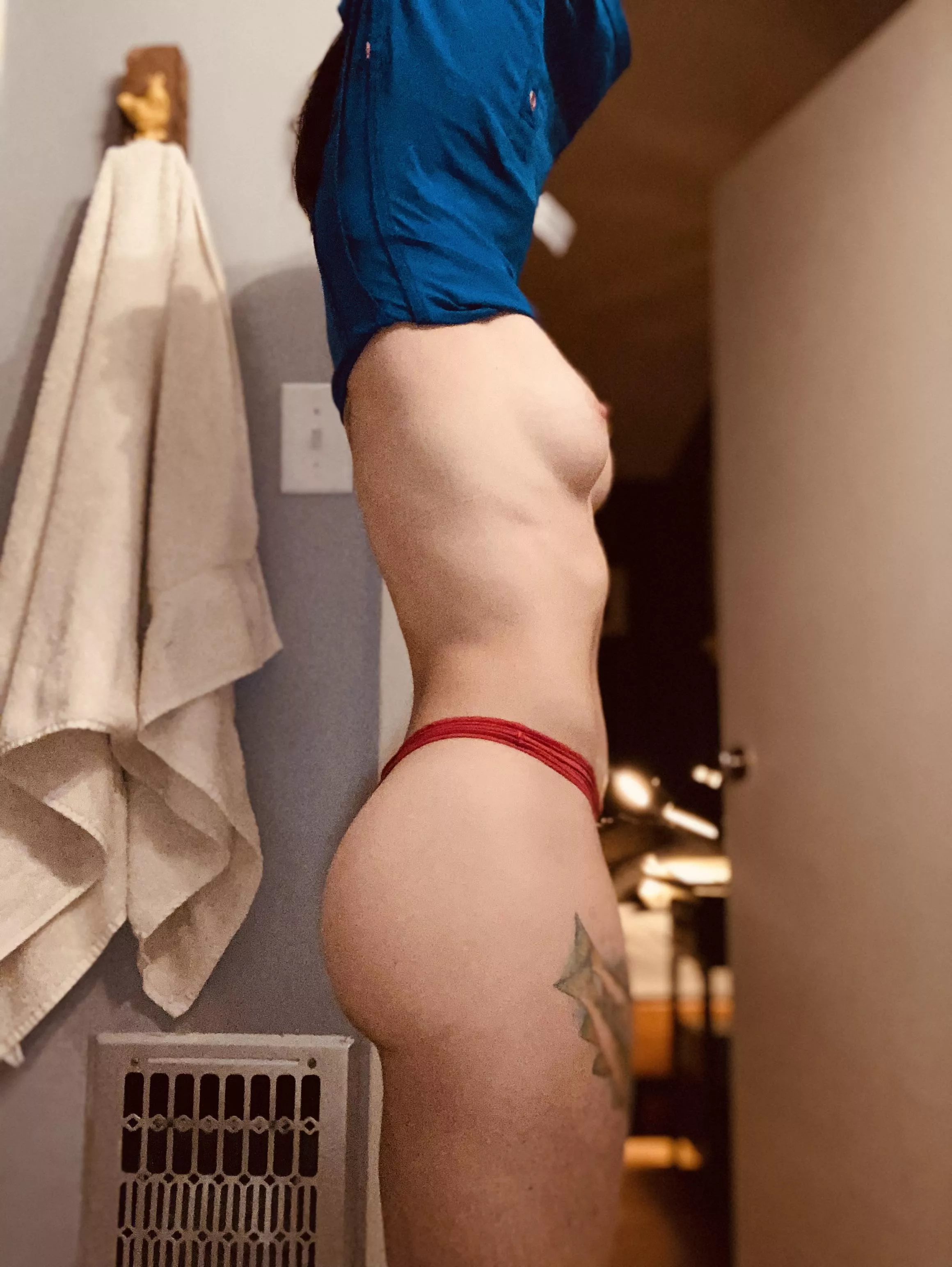 This booty is gonna cause some Level 1 worthy trauma…Nothing dirtier than a nurse after a 12 hour shift (f 30) This booty is gonna cause some Level 1 worthy trauma…Nothing dirtier than a nurse after a 12 hour shift (f 30)