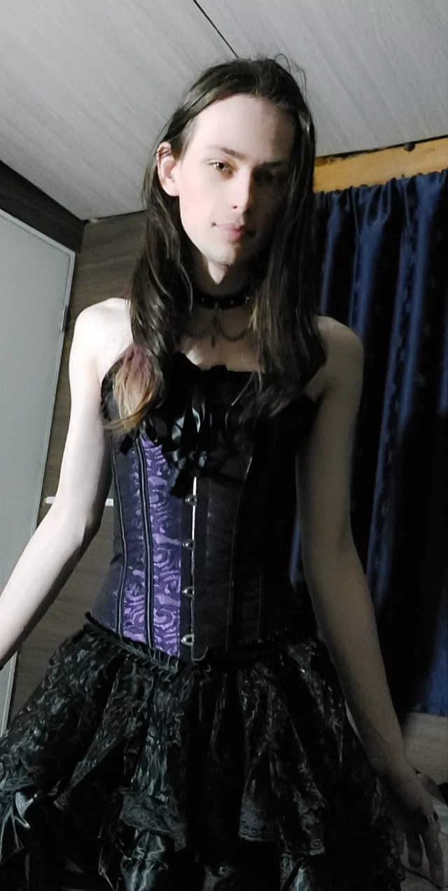 this corset is super tight, just the way I like my clothes.