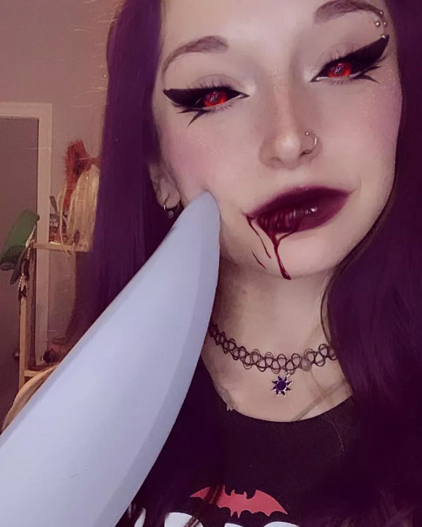 This filter slaps. Who’s excited for Halloween?🔪😈