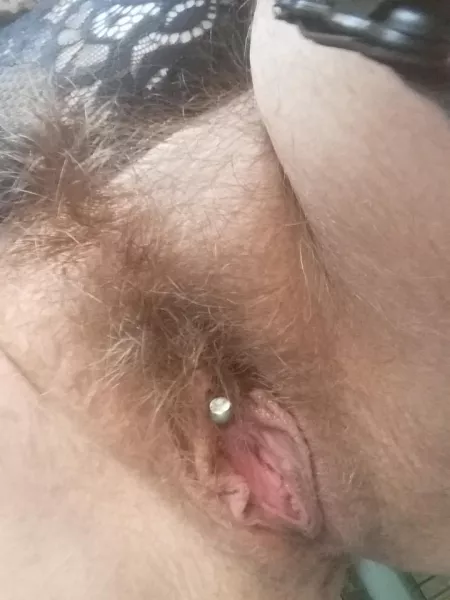 This hairy woman is very sexy....