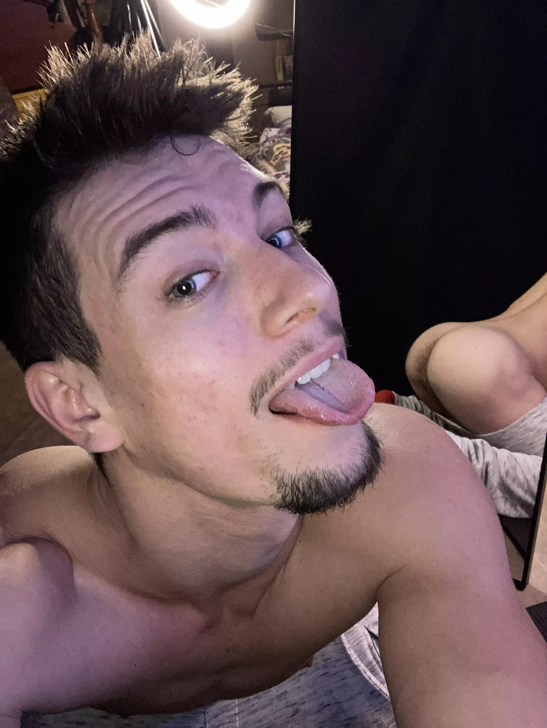 This hole needs some attention 😈👅