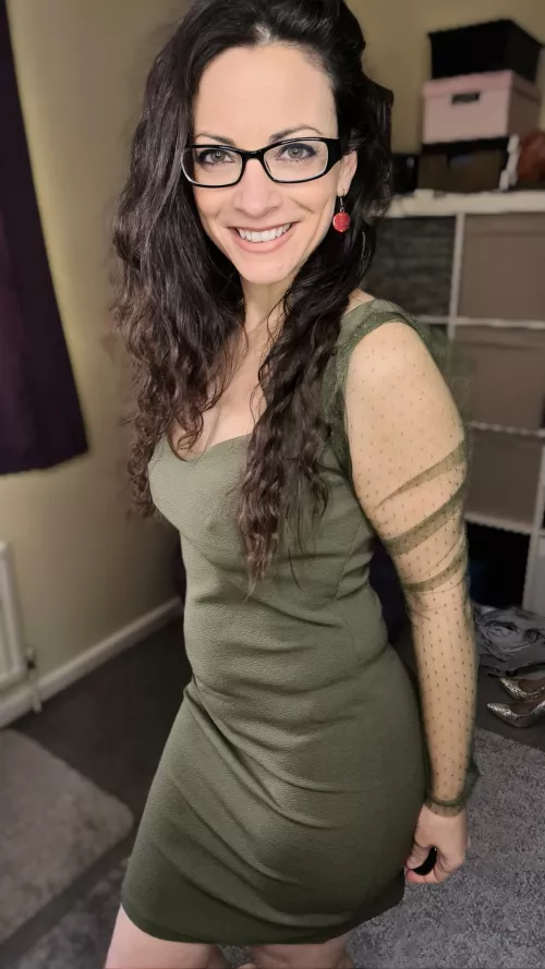 This is a braless dress like any other ...it just suits be great, right? 😁 48[F]