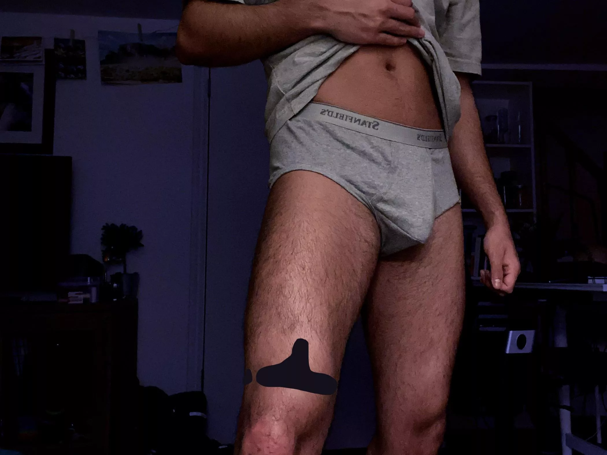 This is how I prefer to dress all day. (M22)