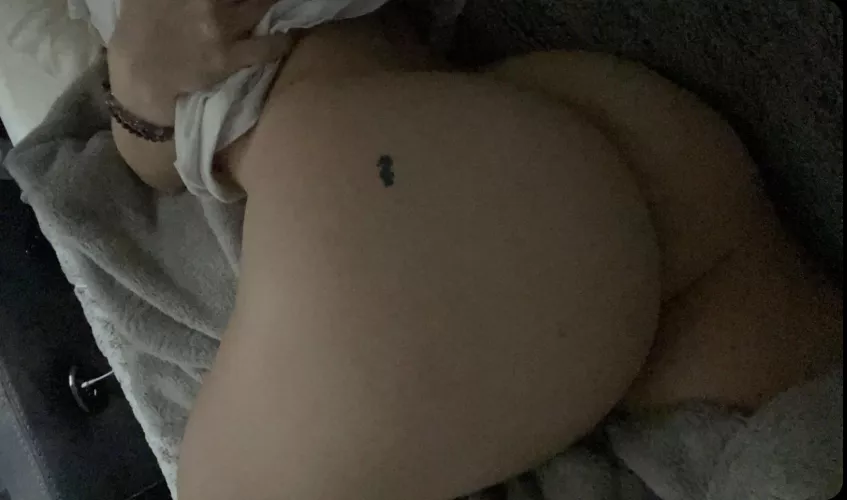 This is how I sleep every night, can my alarm be you rubbing my pussy in the morning ?