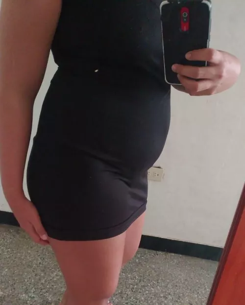 This is how my belly evolves🔥🔥. I want it to be round and plump 🐷. I'm looking for a feeder. I want a feeder. I am impossible to satisfy