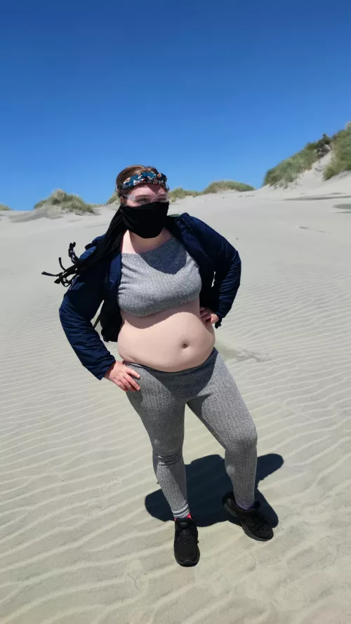 This is how you're supposed to dress for the dessert right?