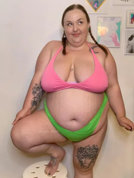 This is my first post here and i think this picture fits perfectly here βΊοΈ I recently got this watermelon bikini for the summer βΊοΈππππ¦ Fat bikini season on itβs way ππ₯