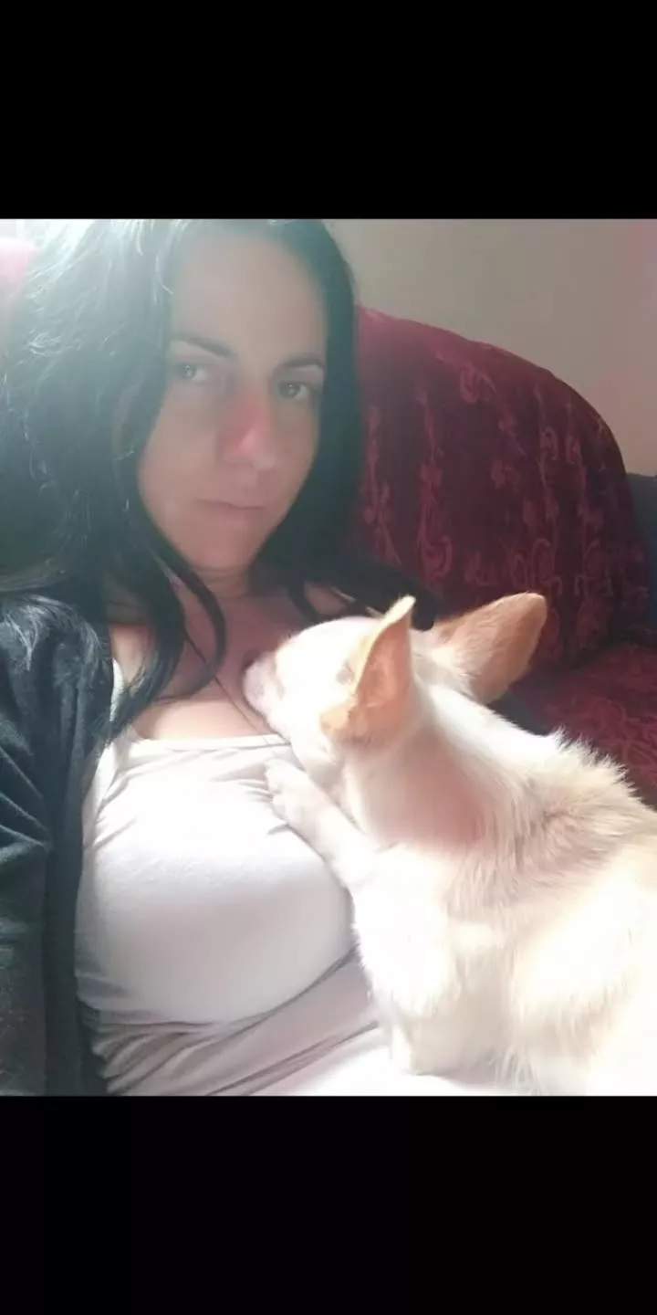 This is my mommy, what do u guys think? My k i k is dan1el11