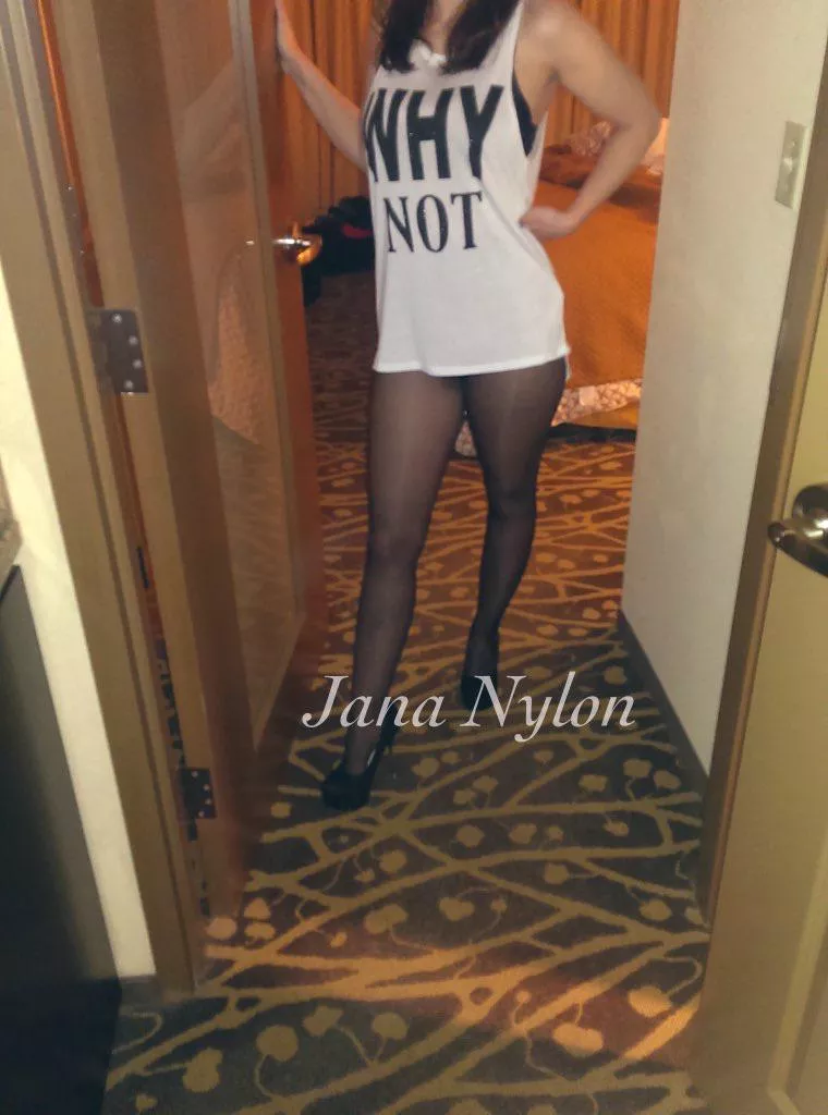 This is what the pizza guy saw when I opened the door! 😍