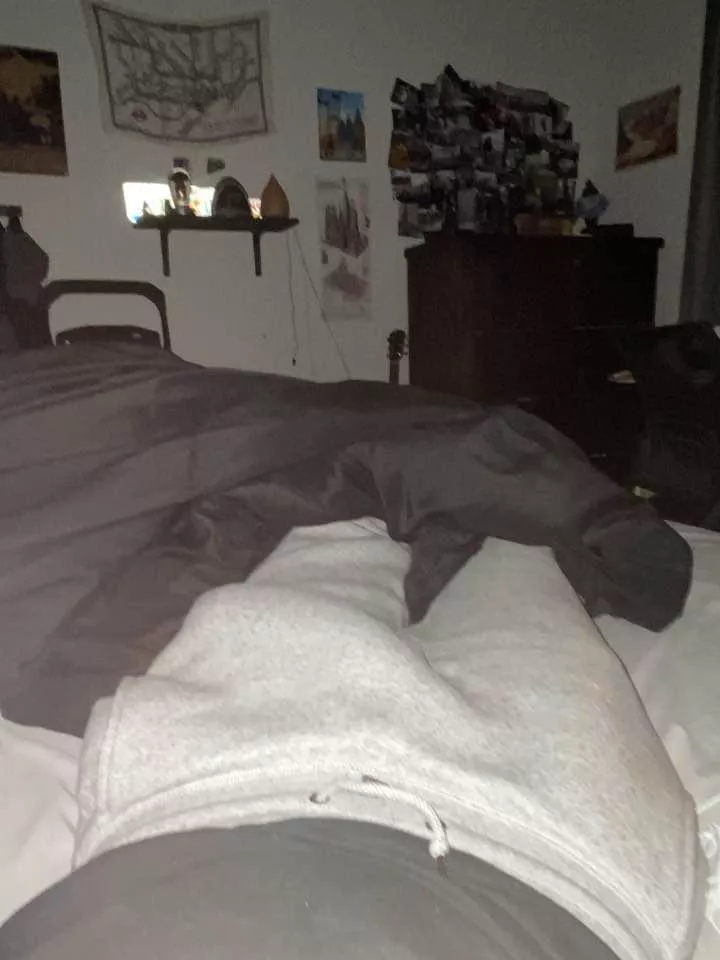 this is why i can’t wear sweatpants