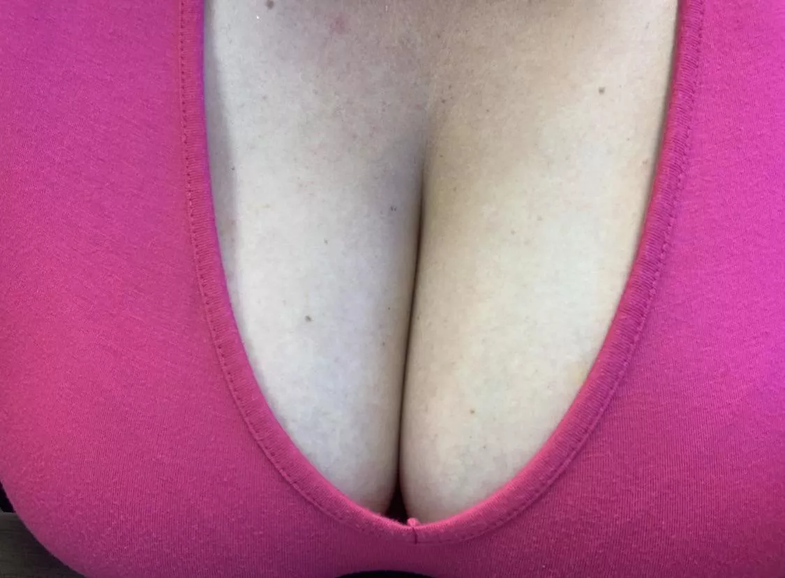 This is your view when your coming in my office!!😋