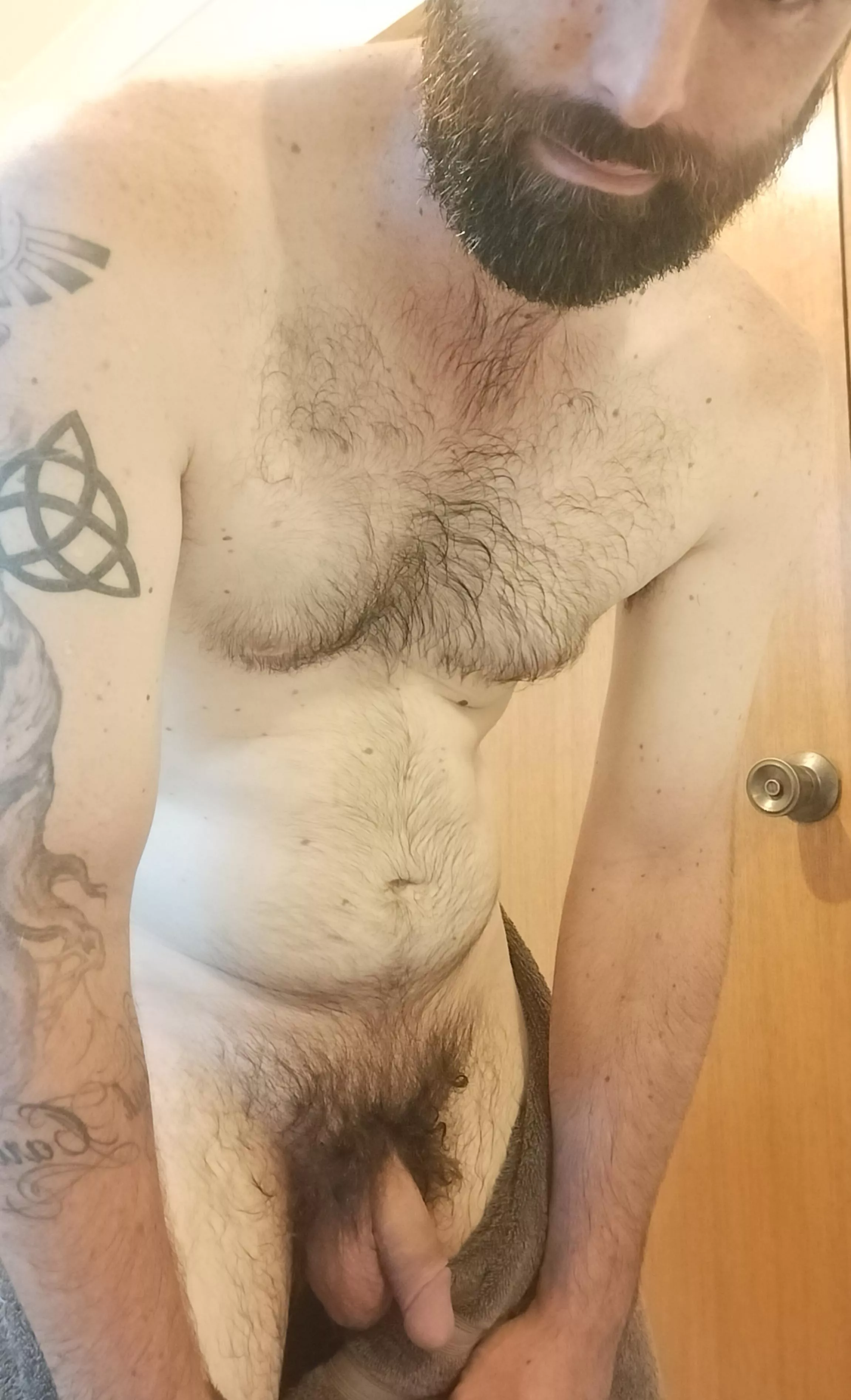 This lean and nerdy otter is ready for you.π This lean and nerdy otter is ready for you.π