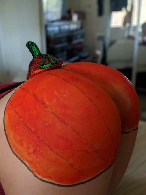 This MILF pumpkin just needs eyes and a mouthππ