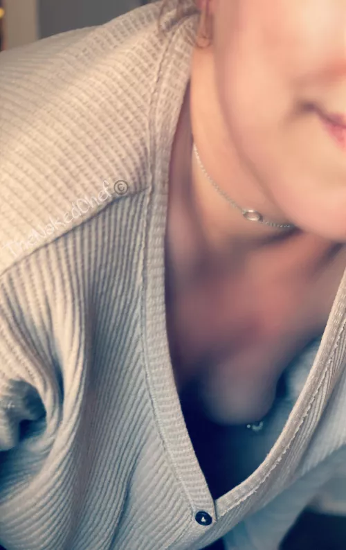 This naughty mom needs an extra hand, and a tongue!ππ€π #RealMILF #NaughtyMom