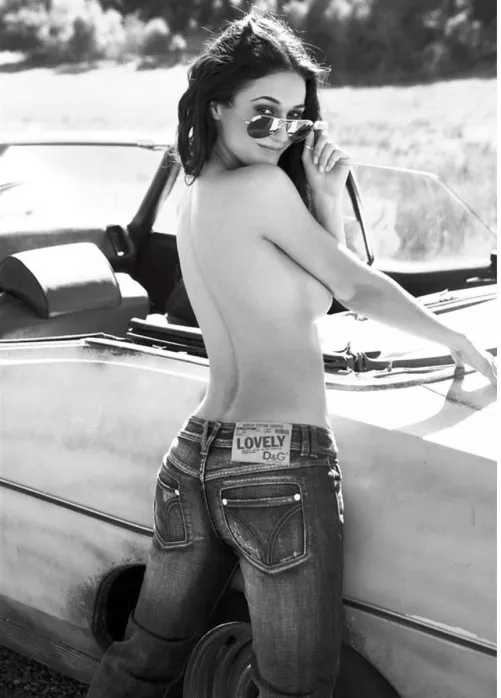 This picture of Emmanuelle Chriqui was a favorite of mine for a long time (2000s)