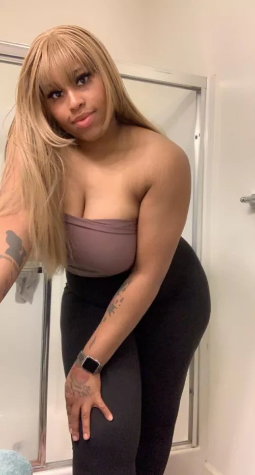 This poor top is really holding it all together.