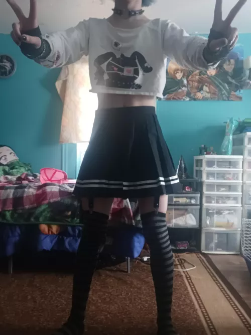 This seems like a cute outfit to me 😊😊😊