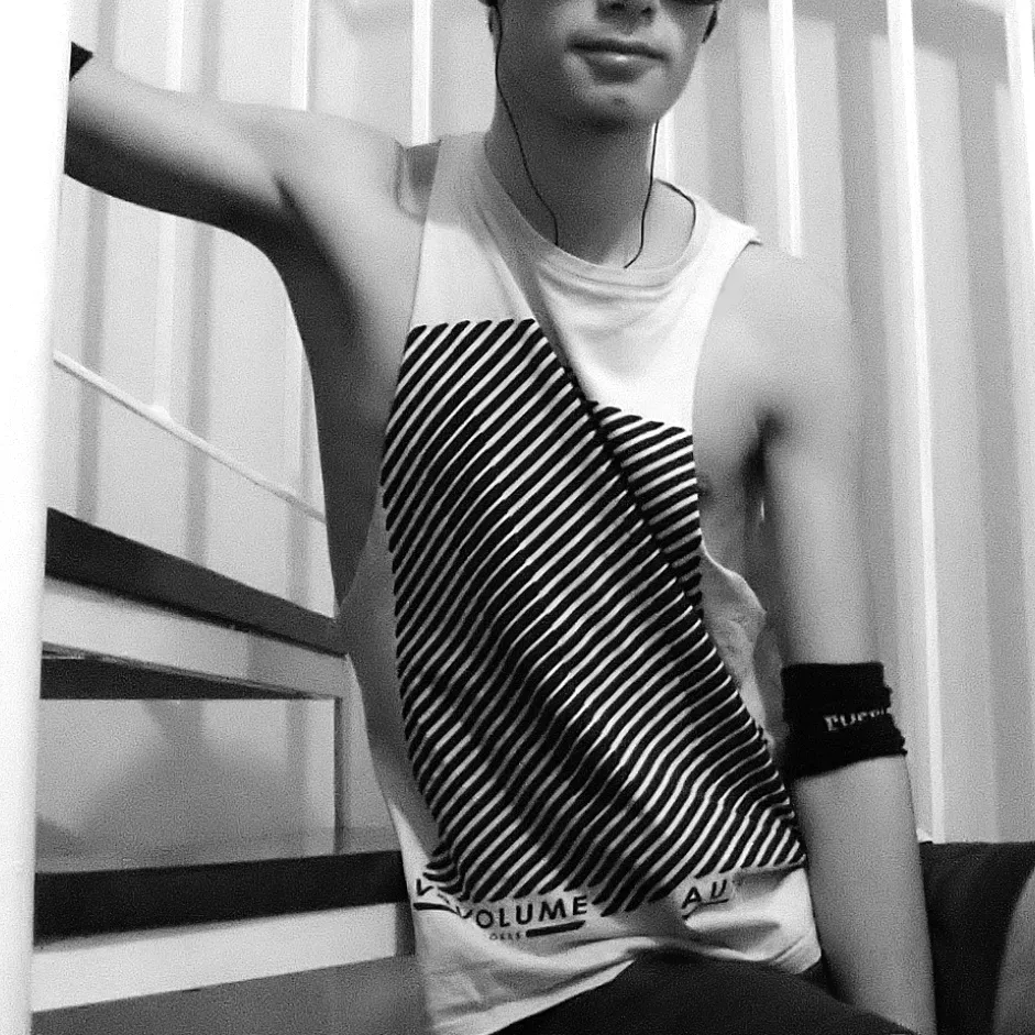 This self-made shirt is perfect during hot times ☀️