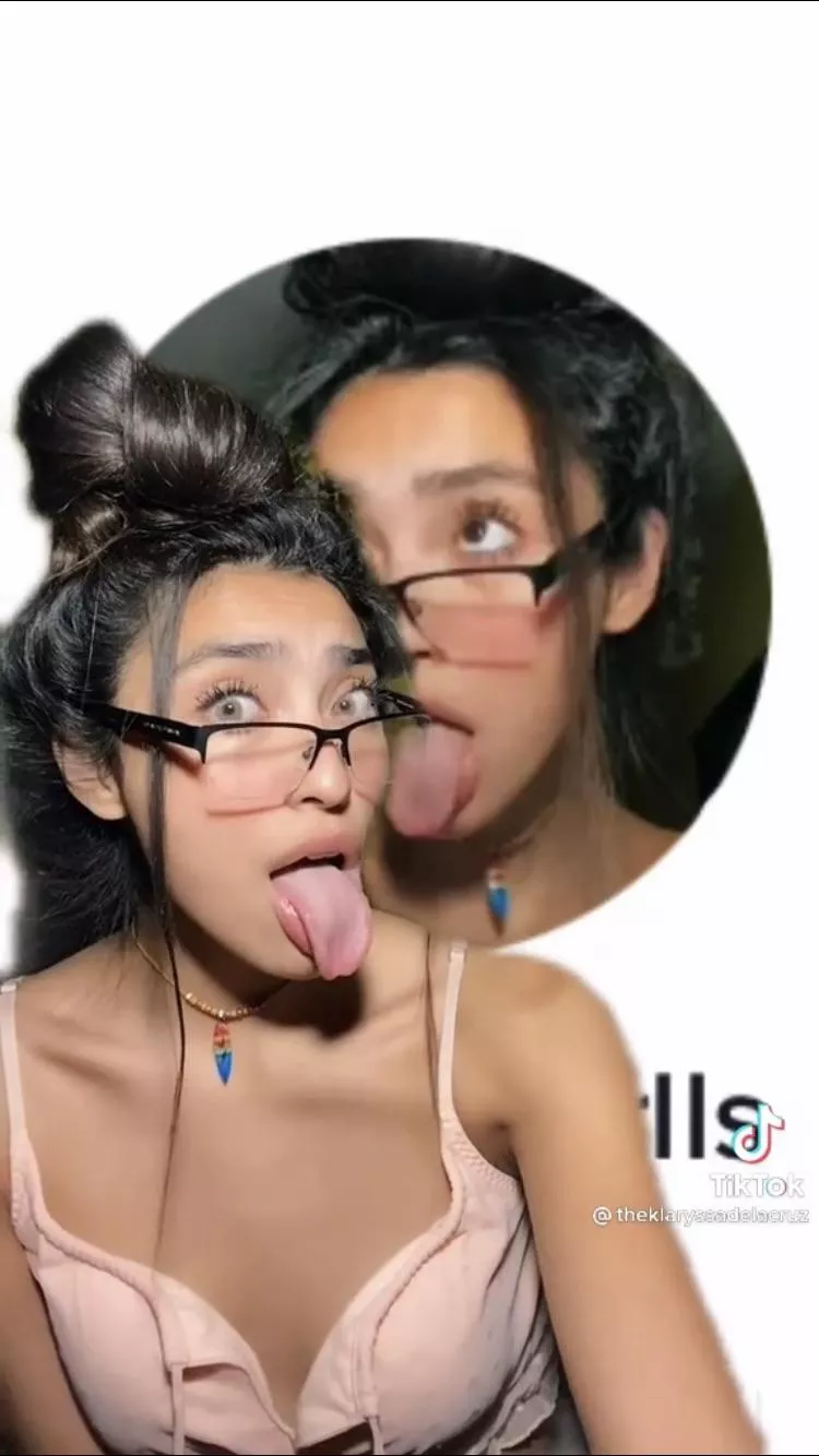 This shit ain’t even tik tok anymore lol, clapper is equivalent to a crack whore on the street when tik tok is a model/entrepreneur lol fuck clapper shit wack and way to easy