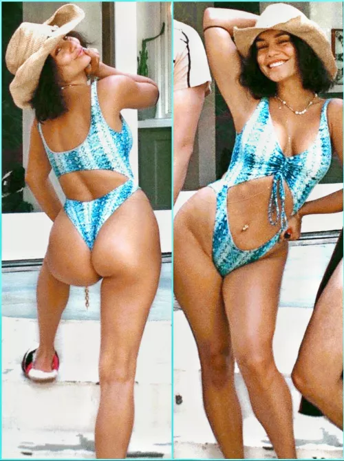 Those Curves of Vanessa Hudgens 🥵