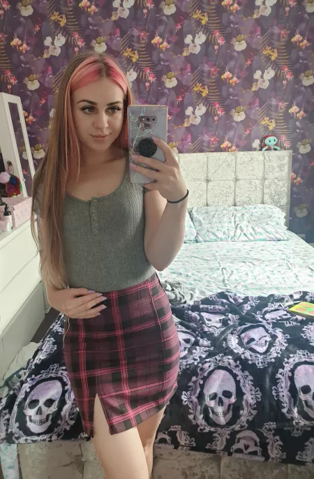 Thought I would show off my new skirt 😘
