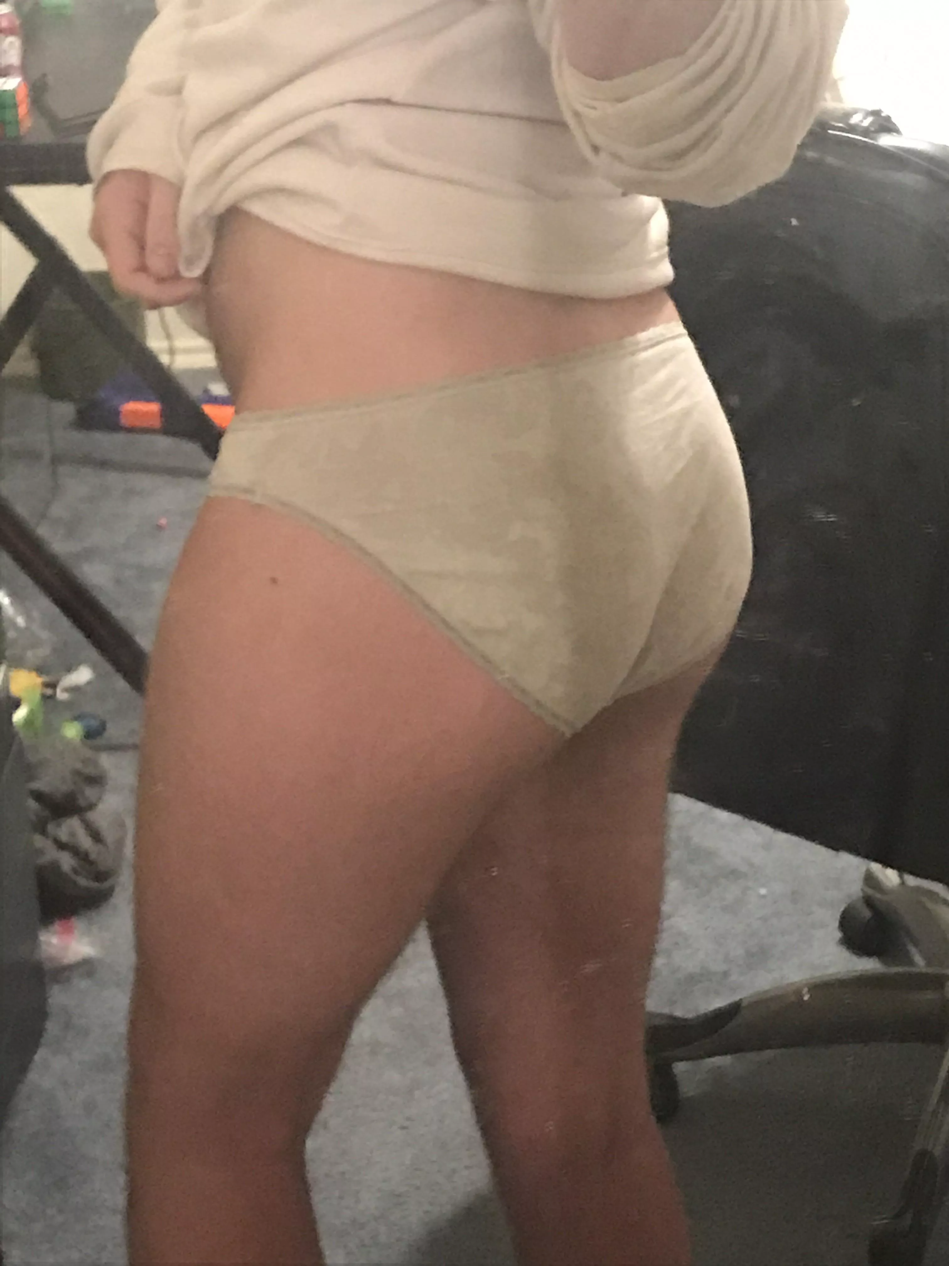 Thought I’d share my twink ass here! Thought I’d share my twink ass here!