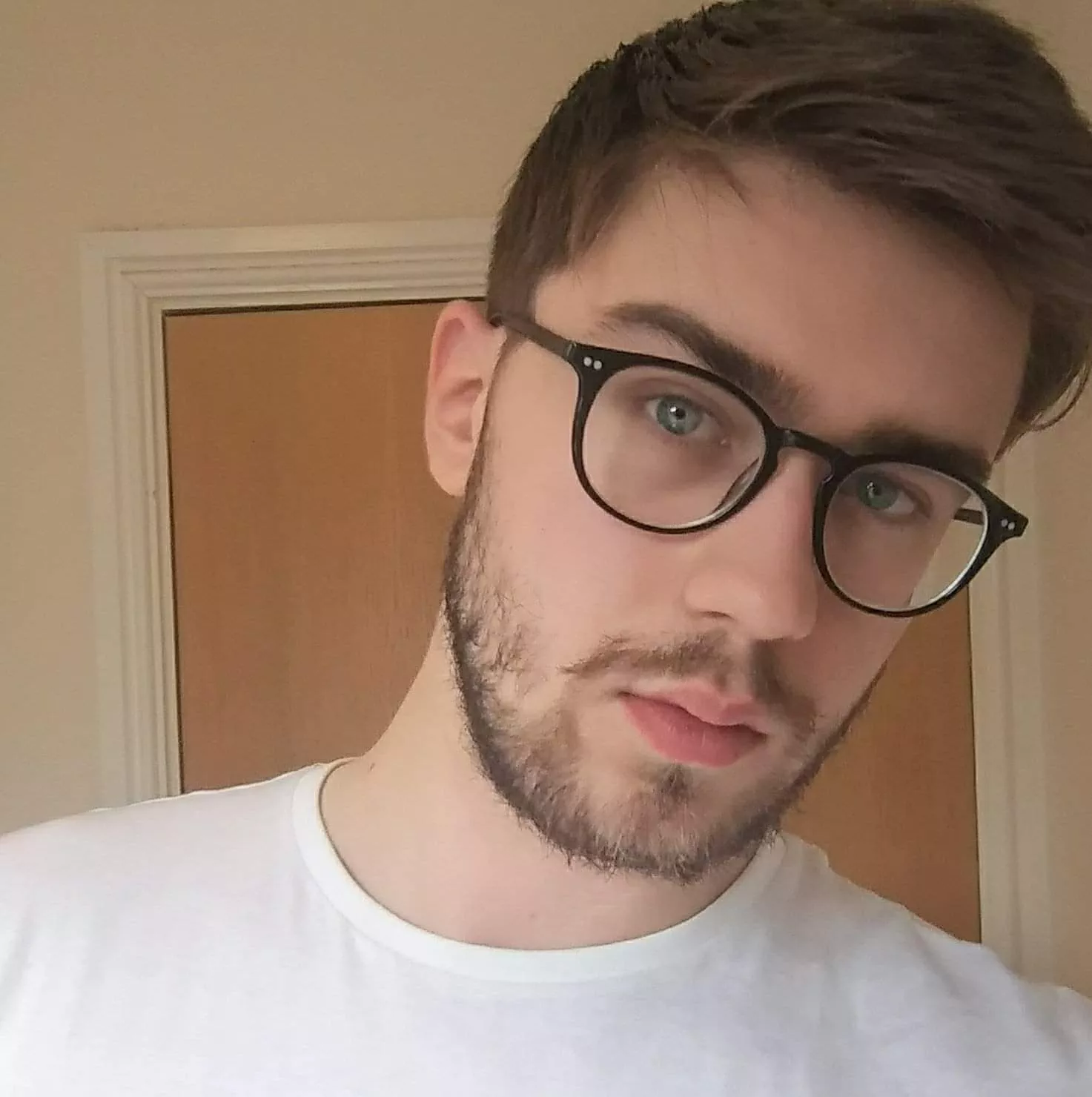 Thought I'd share this photo of myself here too ๐
 DMs are open Thought I'd share this photo of myself here too ๐
 DMs are open