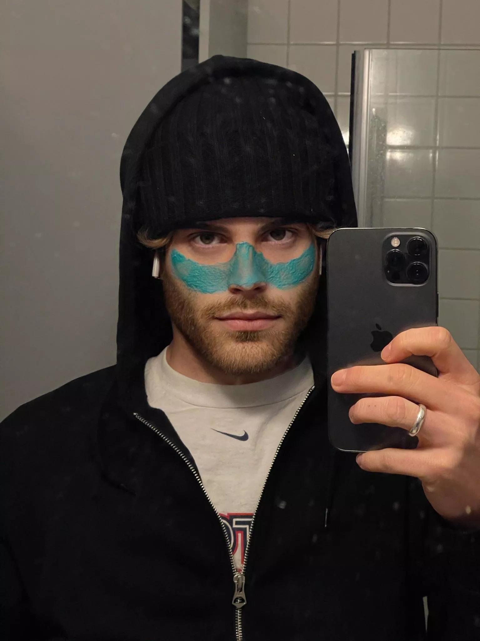 Thought I’d try a different mask 😷