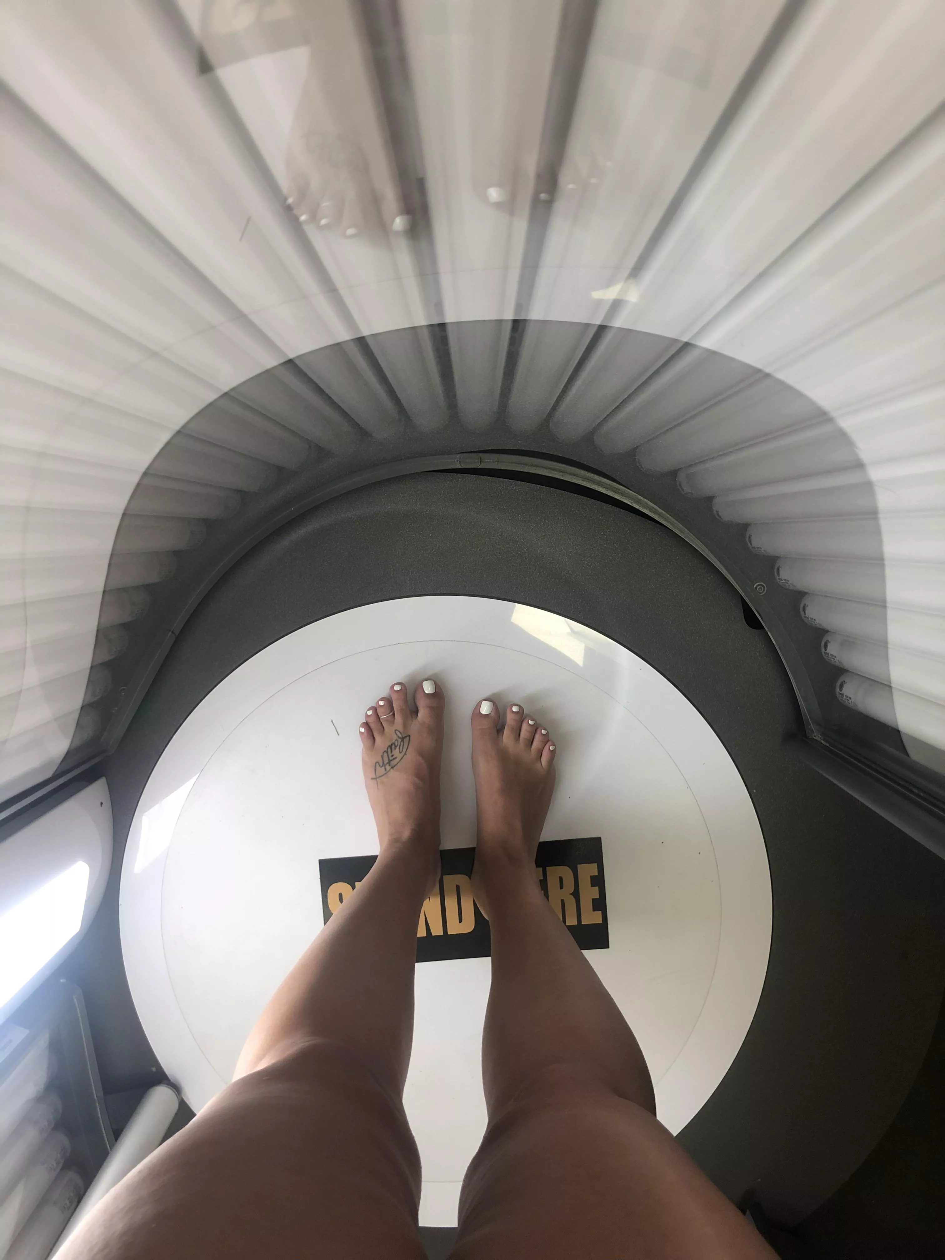 Thought my legs looked extra soft today. What do you think? ❤️