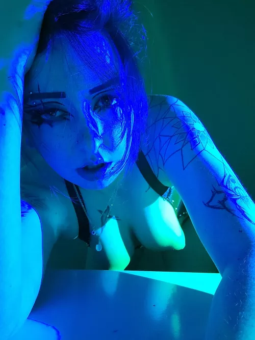 Thought you were a freak till you met me 🖤