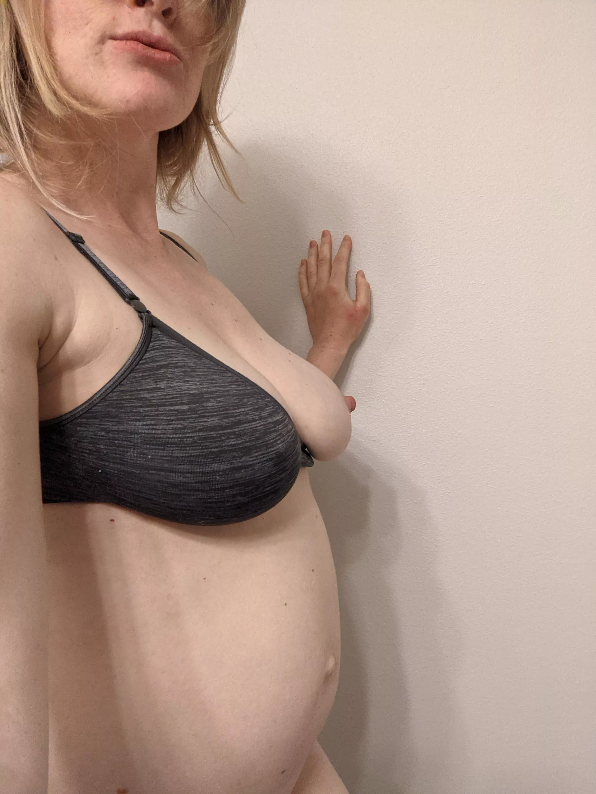 Throw back Thursday to my 5 month belly! So much bigger now 😉