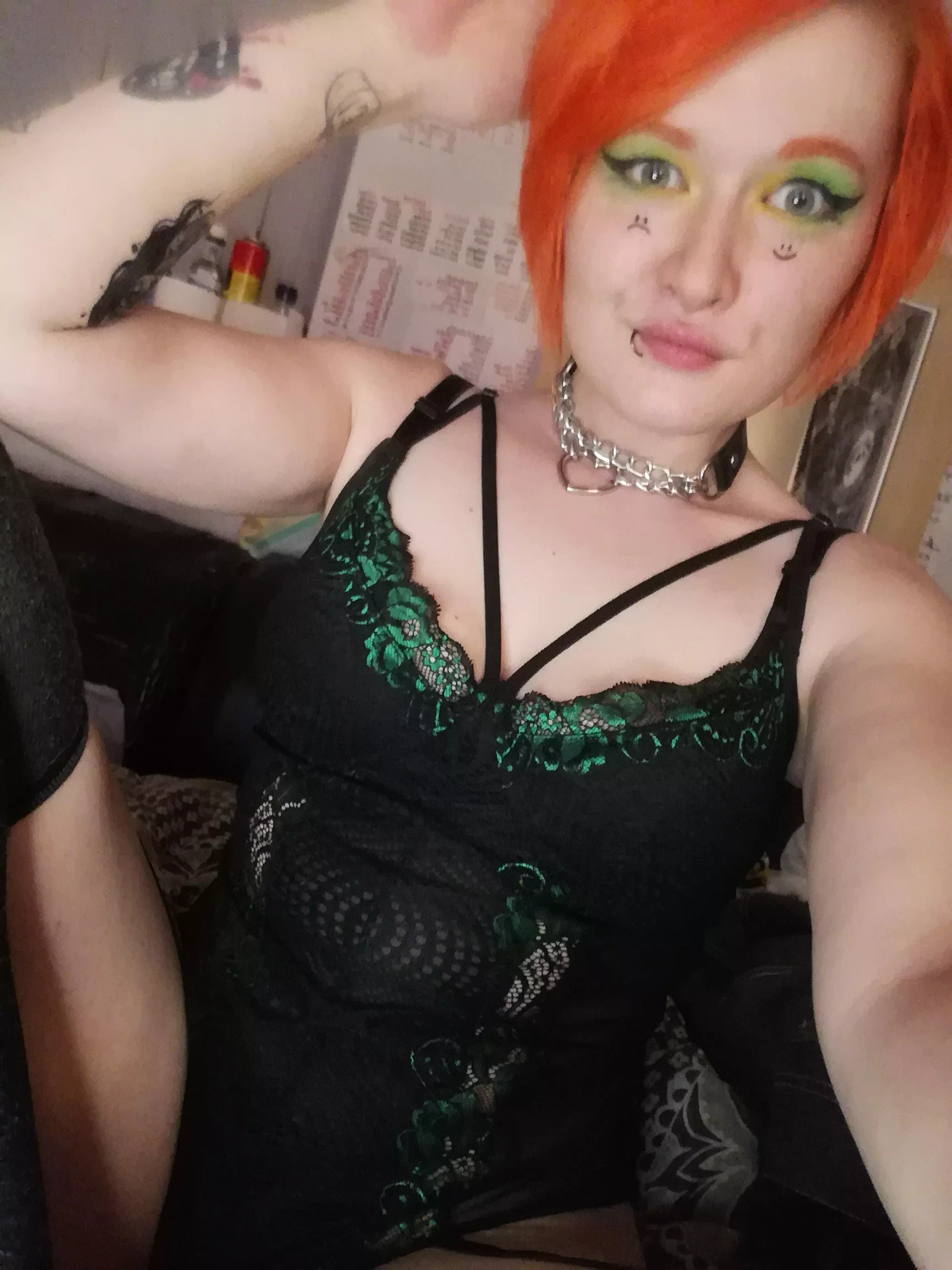 Throw my little body around please 🥵