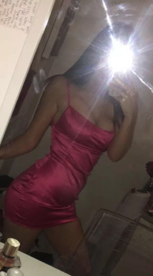 Tight pink dress and a fire body