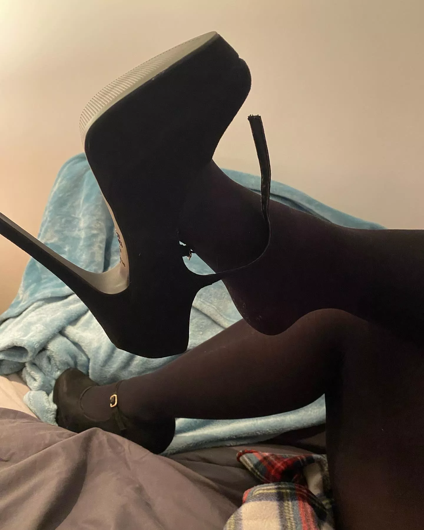 Tights and a high heels dangle. Aren’t you a lucky bunch ??