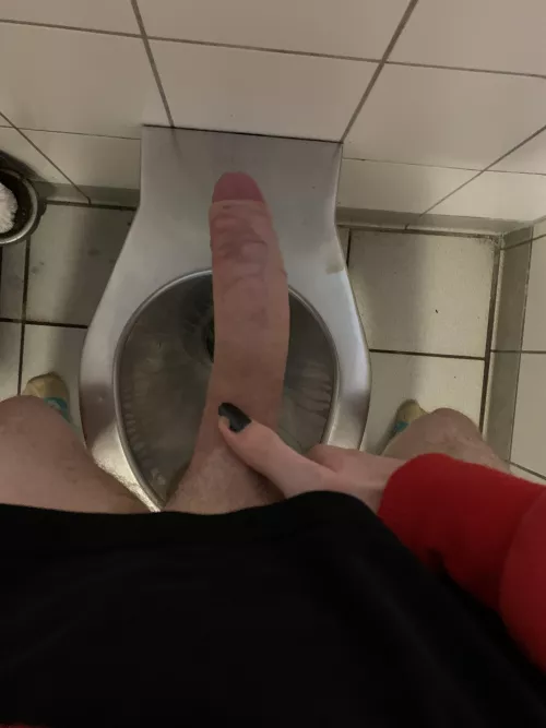 Time for more long dicks with short foreskins!